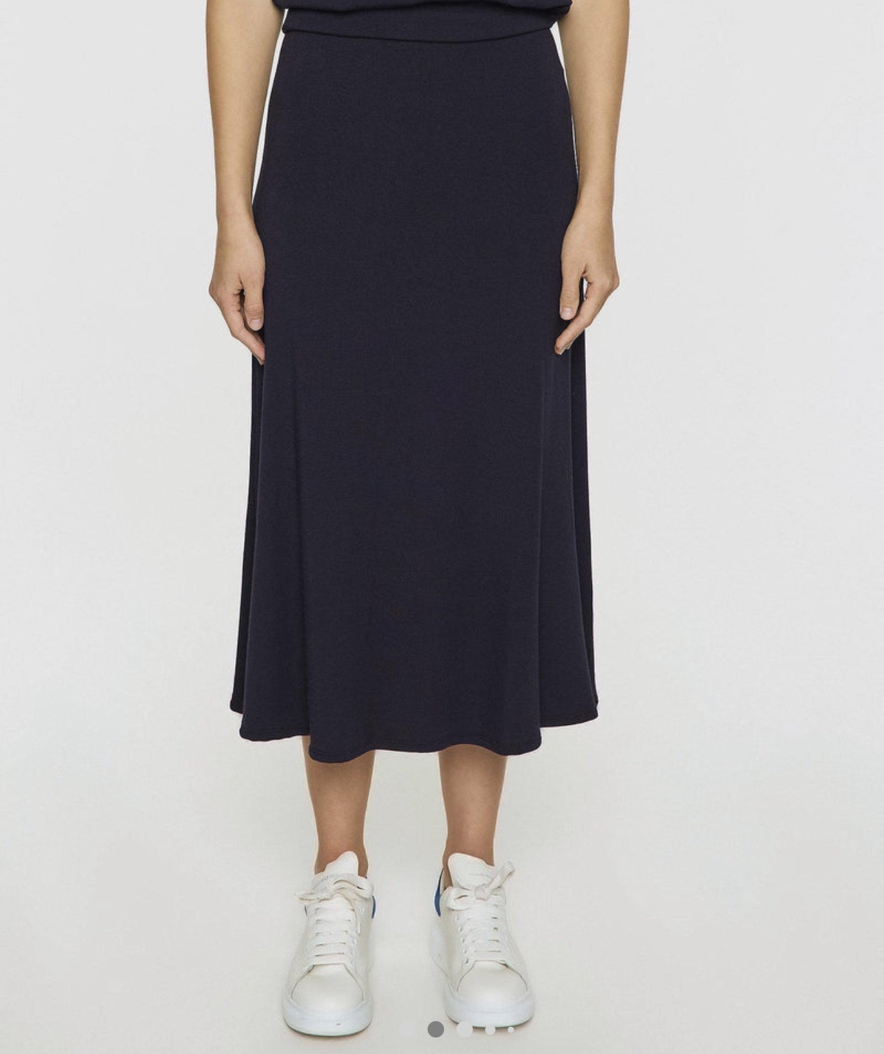 Bleusalt- Midi Black Skirt (Size 5 - Us 16) - Beautiful & Soft